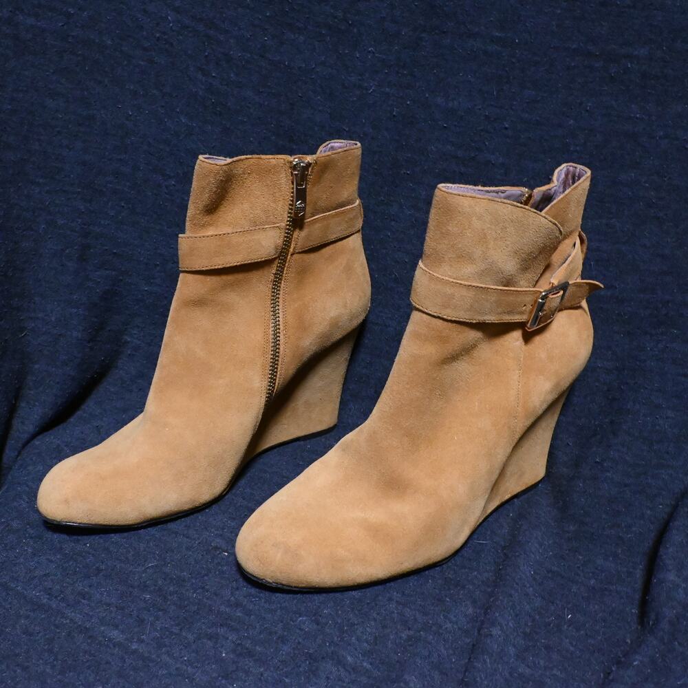 Vince Camuto Women's 9.5B Suede Leather Wedge Booties